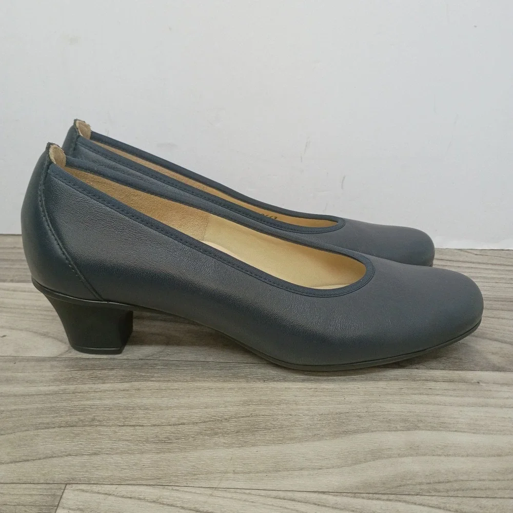 SAS Milano Leather Pump Heels Women's Size 9.5 M Navy Blue Round Toe Shoes